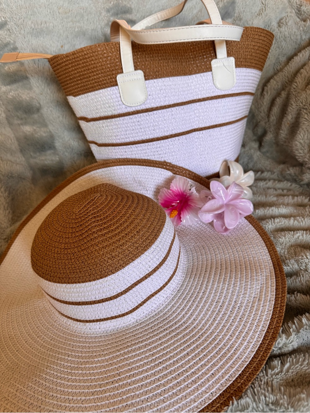 Women’s Two-Tone Straw Sun Hat and Tote Set - White & Brown